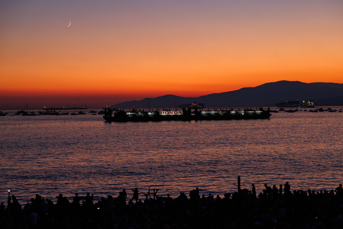 There is more than just fireworks at the Honda Celebration of Light this year. We are excited to announce the premiere of the electric drone show, sponsored by the BC Honda Dealers.
.
At approximately 9:50 pm, attendees can watch choreographed drone displays light up the skies.