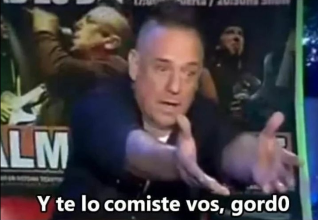 Mi perro: *Quiere algo de lo que estoy comiendo*
Yo: No hay mas 🤷‍♂️

Mi perro: