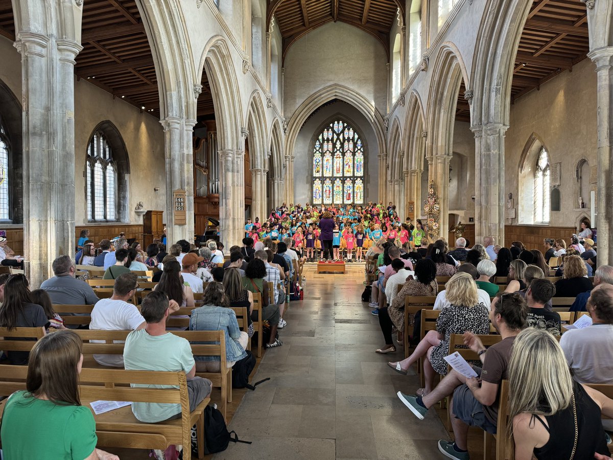 GriffinSchools's tweet photo. What a way to end the year! To celebrate 10 years of the #GriffinArtsFestival singers from the #GriffinChildrensChorus came together at @stgilescg for the Big Sing 2024!  A huge thank you and well done to all! @RaceLeys @parklanegst @RiverleyPrimary @WillowBrookGST @ace_national https://t.co/QNa1GBKRCc