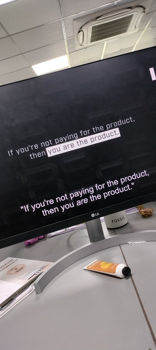iamdarshanhingu's tweet photo. #TheSocialDilemma #dilemma #socialmedia https://t.co/XHl2zcqMh0