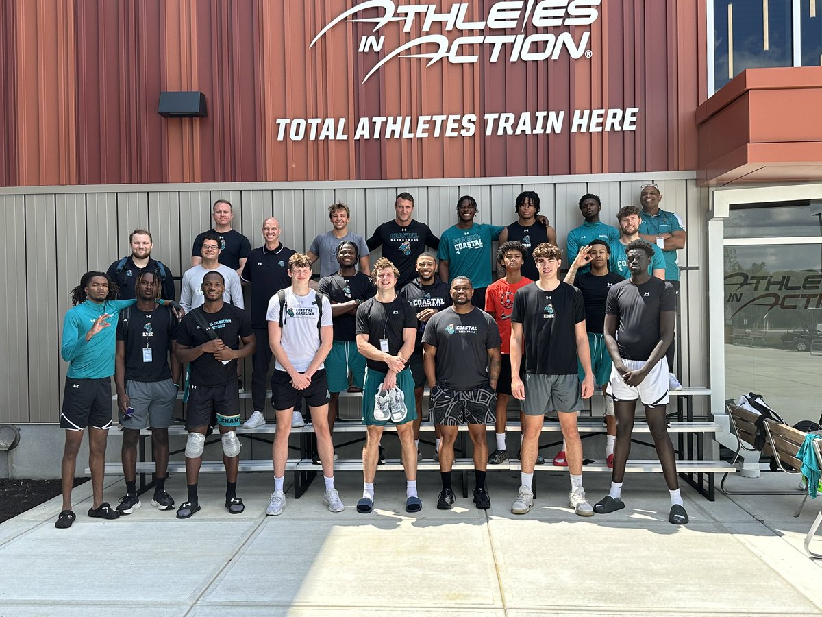 Coastal Men's Basketball tweet media