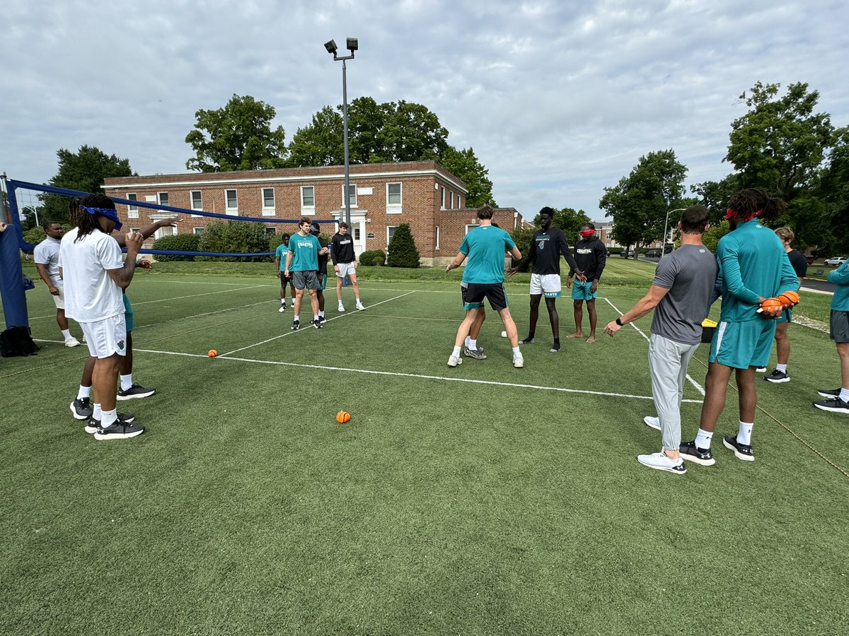 Coastal Men's Basketball tweet media