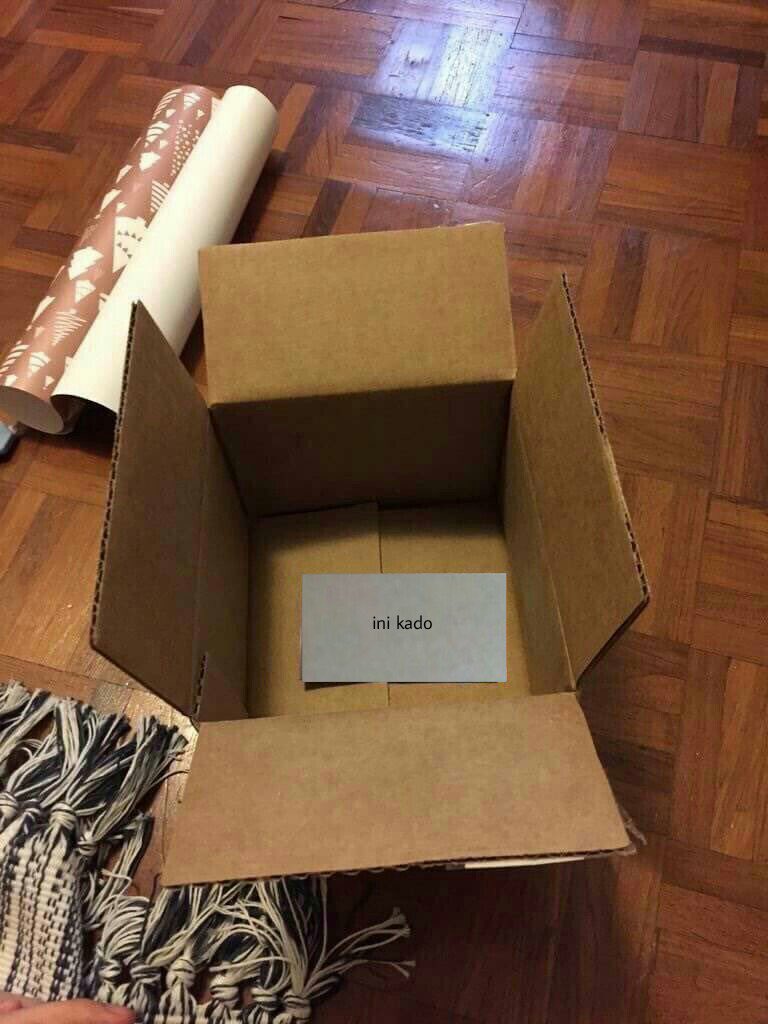 wujinl's tweet photo. Gw balikin lagi ni kado, sama w tiupin lilinnye biar biur,, semoga semogi wyatb bpkb bpjs perumperuri https://t.co/t4B1G9u7Ui