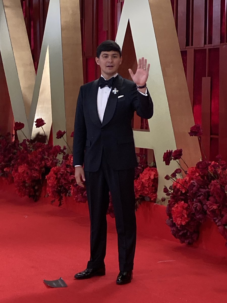 Matteo looks so handsome and stylish in his black suit at the GMA Gala 2024!

#MatteoGuidicelli #VillagePipolxGMAGala2024  #VillagePipolxGMAGala #GMAGala2024 #VillagePipol
