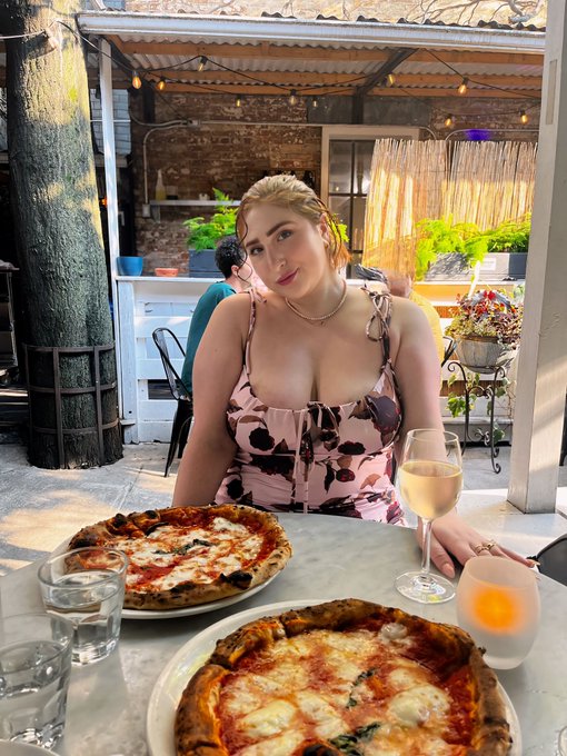 Would you take me on a date? https://t.co/S6mXjmspNK