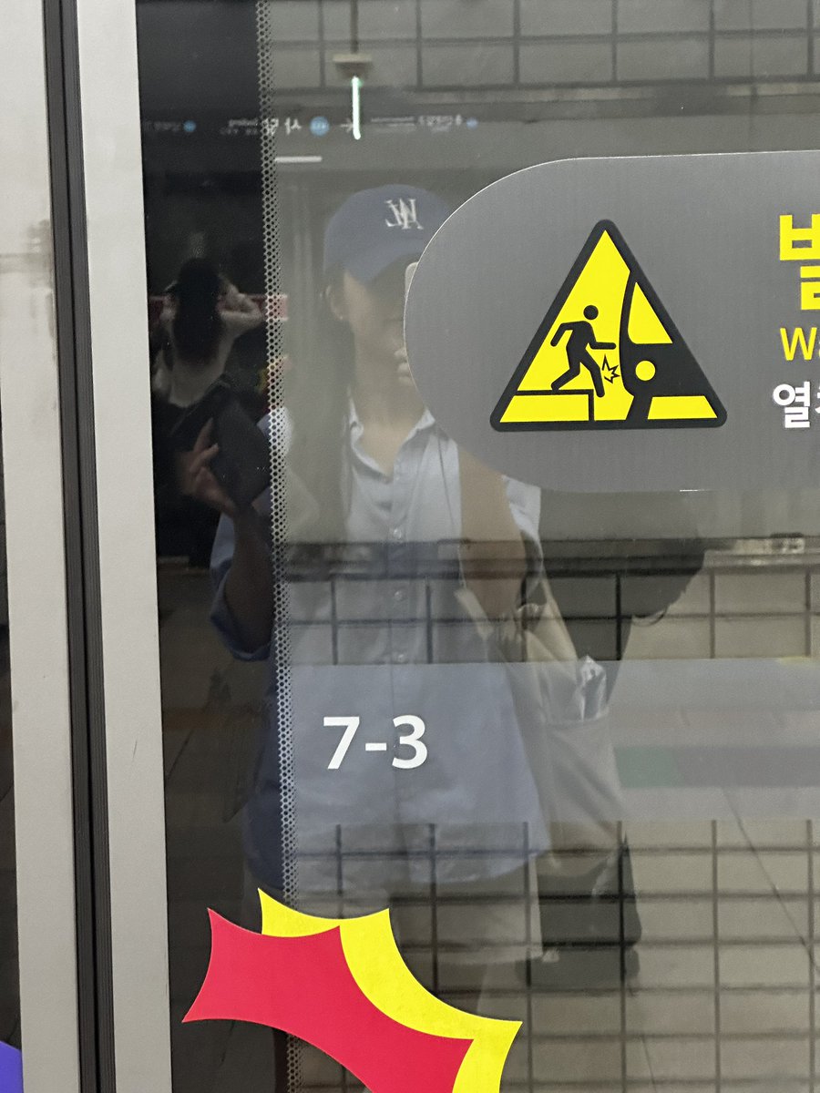 zzwaneex's tweet image. 우천취소? 그런걸로 화나지 않아
차은우씨의 아이컨택 미소 한 번이면 환불 안해줘도 암 오케이. 

싸이씨얘기는 공연장 생각보다 마르셨다 한 마디가 전부

차은우씨얘기는 공연장에서 나온지 6시간됐는데 아직도 얼굴얘기 하는 중 •••

게스트..? 몰라 나의 오늘 흠뻑쇼 게스트는 차은우씨였다;