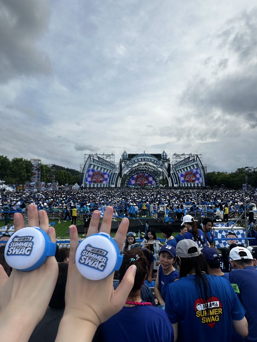 zzwaneex's tweet image. 우천취소? 그런걸로 화나지 않아
차은우씨의 아이컨택 미소 한 번이면 환불 안해줘도 암 오케이. 

싸이씨얘기는 공연장 생각보다 마르셨다 한 마디가 전부

차은우씨얘기는 공연장에서 나온지 6시간됐는데 아직도 얼굴얘기 하는 중 •••

게스트..? 몰라 나의 오늘 흠뻑쇼 게스트는 차은우씨였다;