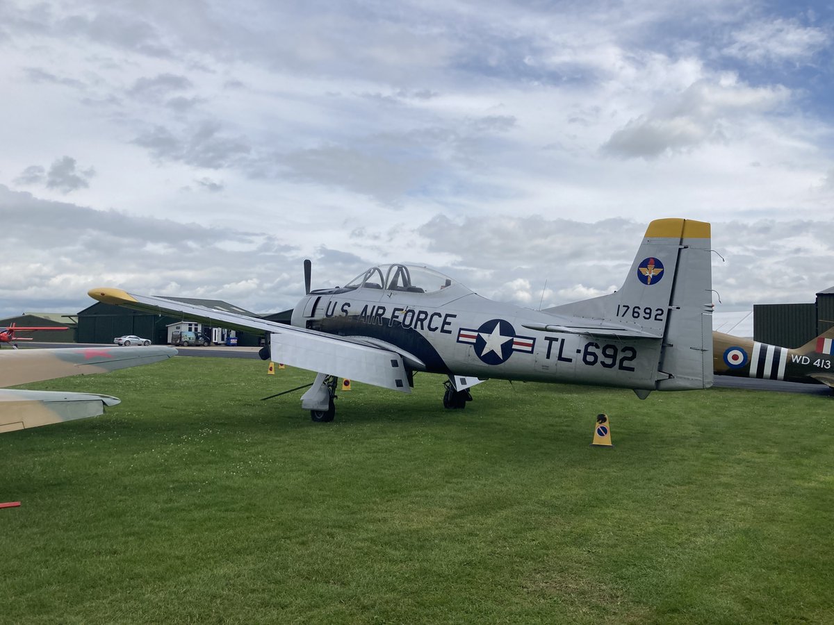 Lets_makeatrip's tweet photo. Had a nice few hours at #sleap earlier. A few planes to see on the ground, though I was really impressed by some of the remote control(?) aircraft displays. Never seen that kind of thing before and none of them got smashed to bits either! #skills https://t.co/Kc2UfgCHTv