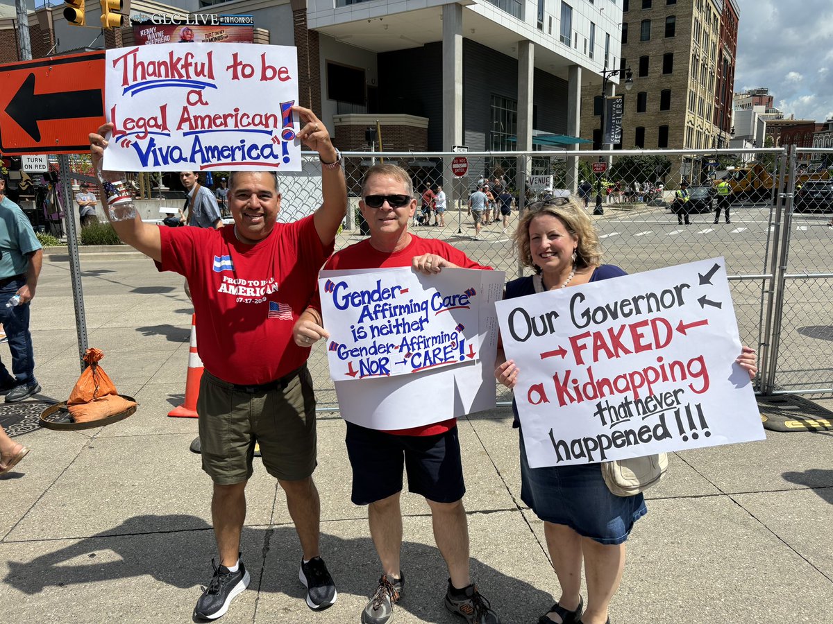 goatwasser's tweet photo. These signs got a big reaction from the thousands of people standing outside #VanAndel moments ago.
#TrumpRally @FOX17 https://t.co/NYgdlngHZz