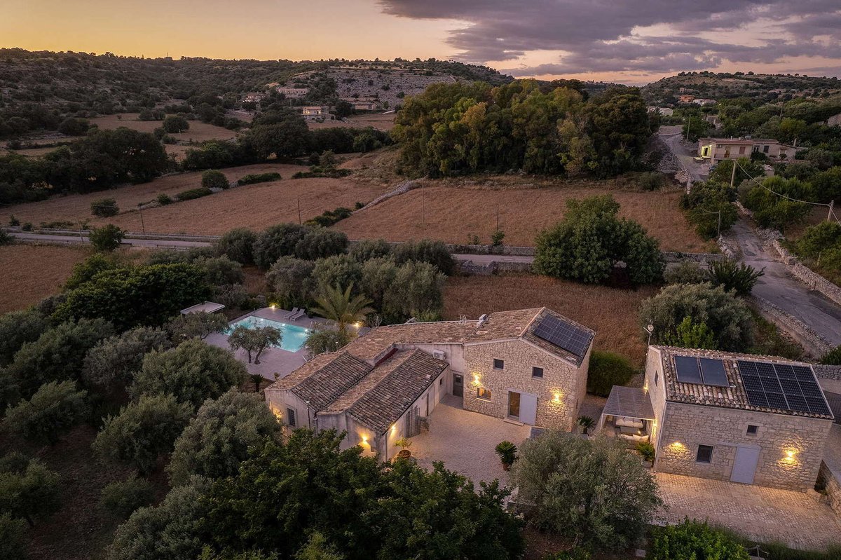 scentofsicily's tweet photo. Looking to escape to a getaway in Sicily where you can unwind by a pool and take in the enchanting surroundings? Your search ends here! Sicily's villa rentals provide a haven by the pool that guarantees a wonderful vacation. https://t.co/fMqFiNb7JV https://t.co/1SYPWmz02z