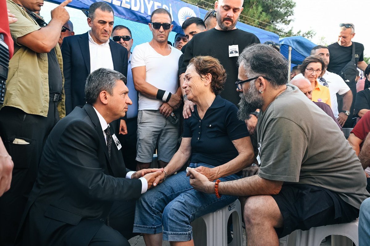 AntalyaValilik's tweet photo. 📍 Uncalı Mezarl��ğı Cami

Kemer'de geçirdiği tekne kazası sonucu aramızdan ayrılan Antalya Ticaret ve Sanayi Odası (ATSO) Başkanı Ali Bahar, 

Uncalı Mezarlığı Cami'nde İkindi Namazını müteakip kılınan Cenaze Namazının ardından dualarla son yolculuğuna uğurlandı. https://t.co/Swkc7RgN5D