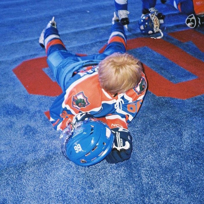 thinkofhc's tweet photo. thinking about 90’s love haechan https://t.co/aiYyiPlTVw