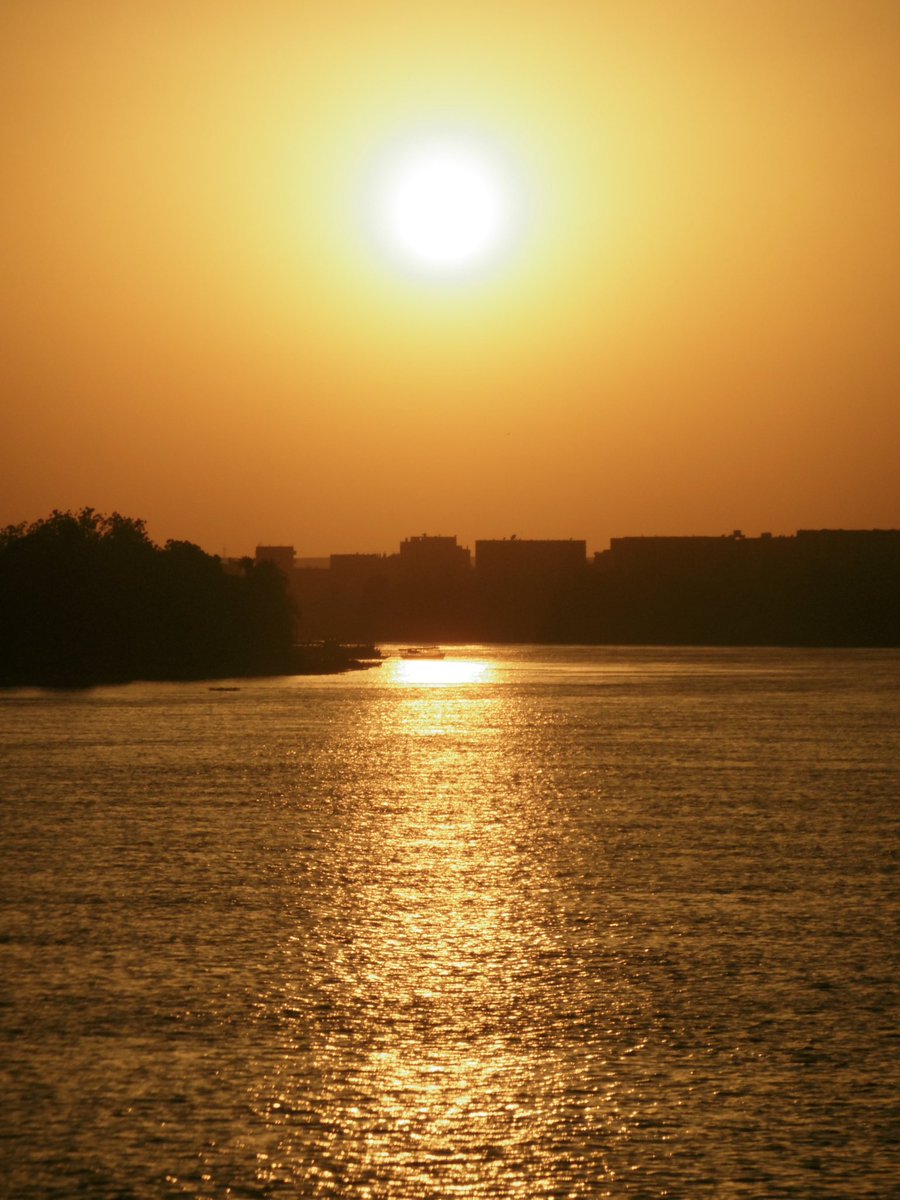 24,45430° N, 32,92640° E
15 jul 2024 {20:16}