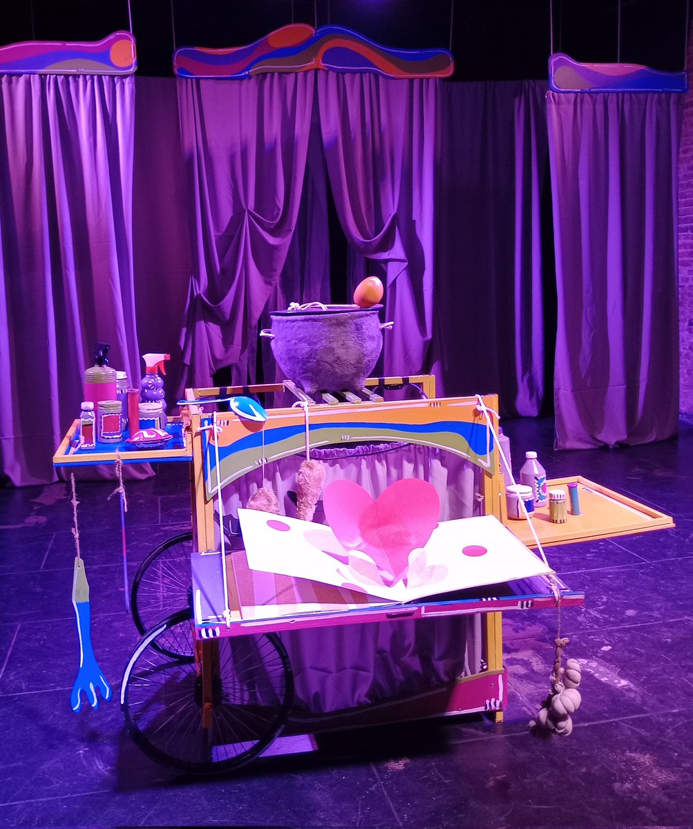 rolofrias's tweet photo. #Teatro https://t.co/gS3HMmzN8n
