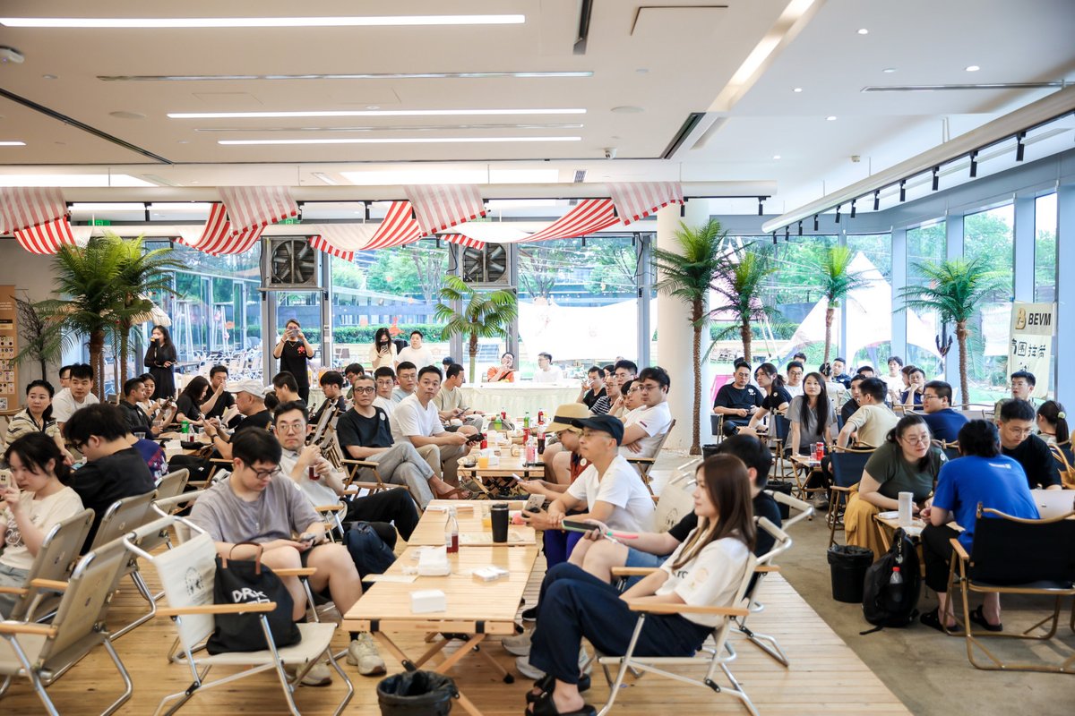 Exciting times at our #Hangzhou station meetup! 🎉   

We had an amazing day full of joy, laughter, and great memories. Check out the pics to see all the happy faces and the awesome vibe.  

What's the next destination? 📷 #Bitcoin #OnTheMove