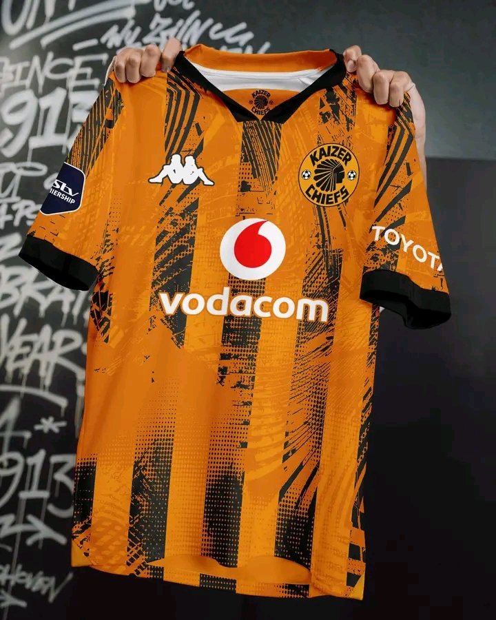 VGabadiya's tweet photo. @kappa_sa &amp; @KaizerChiefs   one of those T-shirt  will be great for the team let's hope it's a a new design for the mighty Amakhosi .. https://t.co/QiOnWsCnAU