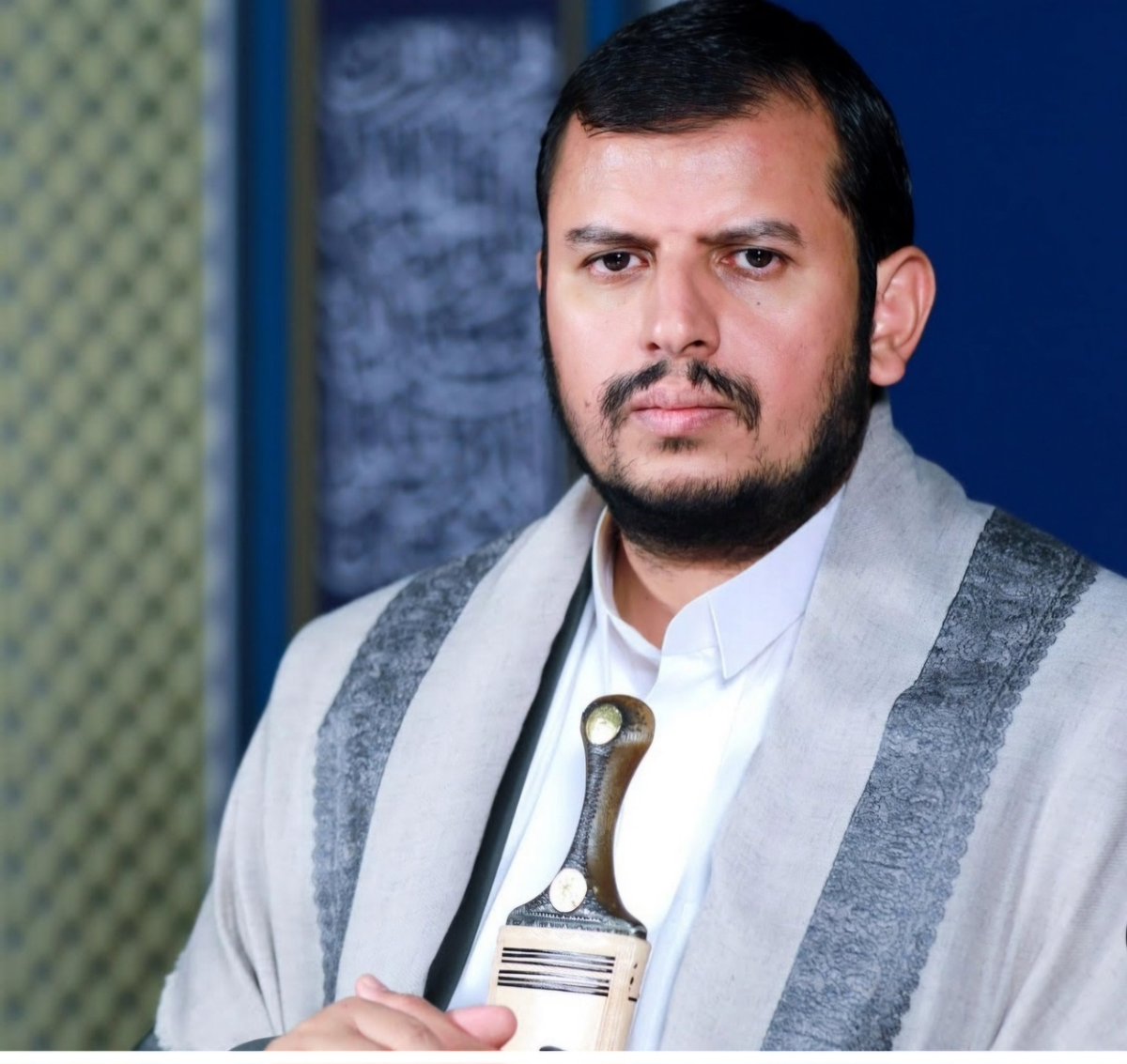 YAbouzakaria's tweet photo. انا المسلم الجزائري 
أعلن أمام الله وقوفي معك سيد عبد الملك بدر الدين الحوثي و مع شعبك و مع اليمن قاطبة 
ضد اي عدوان غربي أو صهيوني 
و ارواحنا جاهزة للدفاع عنكم 
اعز الله بكم سيدنا الإسلام و أهله 
و اعز الله بكم فلسطين و القدس الشريف 
اخوكم يحيى ابو زكريا https://t.co/w8Iw4HuN4N