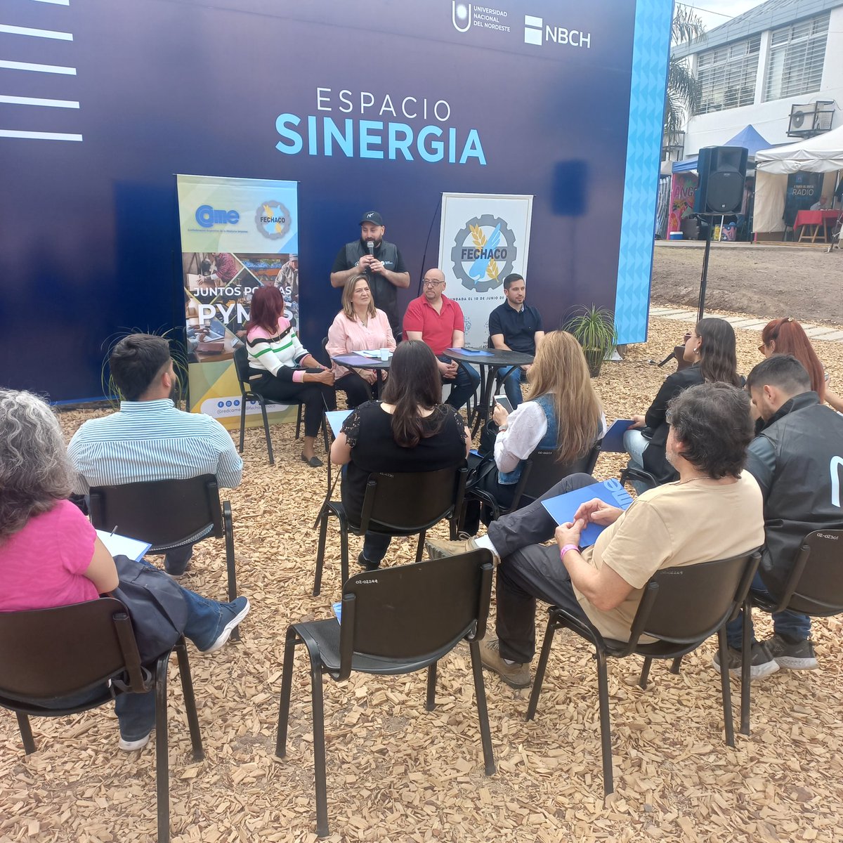 msdufek's tweet photo. Cultura Came, presente en la Bienal Internacional de Esculturas que se lleva a cabo en la ciudad de Resistencia, provincia del Chaco. Cultura y Comercio https://t.co/2J30Sddopz