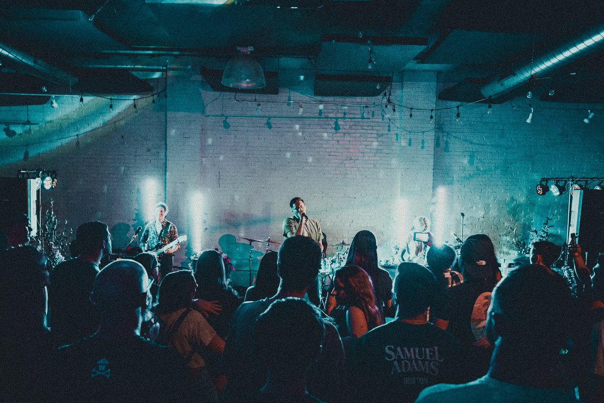 boysoffallband's tweet photo. BOSTON THANK YOU!  Early show today in Brooklyn!  Showtime: 6pm, we are on at 7pm! https://t.co/XGedopUjLj

📷 @BrandonMPerez https://t.co/ck8RPqUxFa