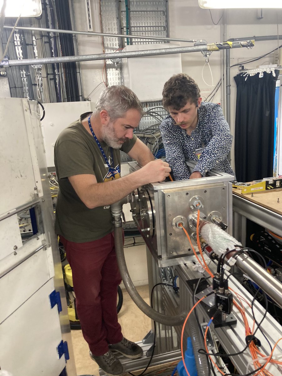 SoM_esrf's tweet image. Impressions from the 16b timing modes @esrfsynchrotron : #shock experiments using gas launcher and Mhz radioscopy. #synchrotron #xray #weekenduser #EBSscience