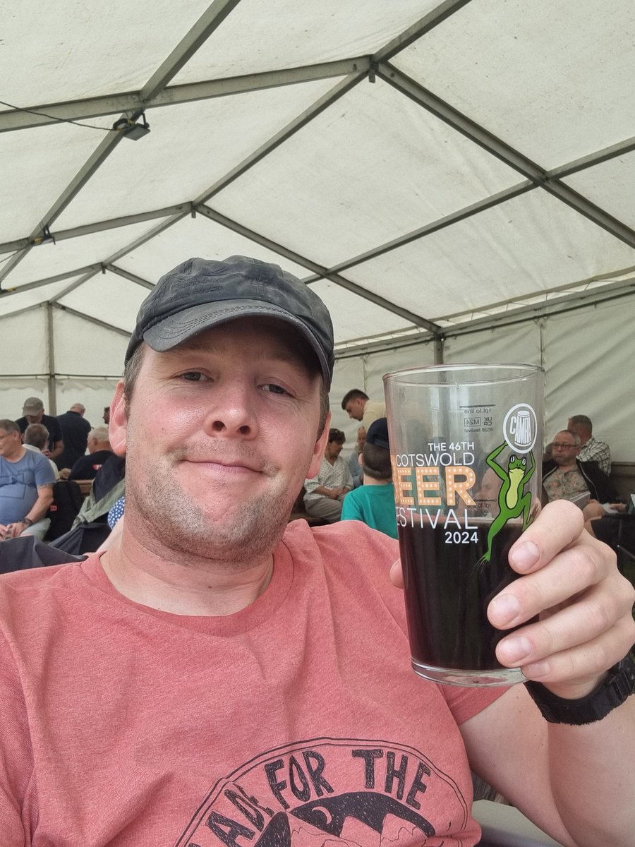 100ales's tweet photo. Magic Dragon, Obsidian, The Cotswold Beer Festival, Postlip Hall with @davidw62 #CAMRA (@CheltenhamCAMRA) #realale #birthdaybeers https://t.co/ObFCg3uykO