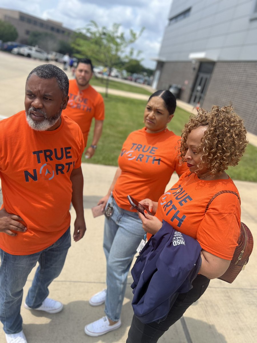 Leigha_Curry7's tweet photo. Behind every great team is a strong culture; great leadership; and passionate, committed people! #BetterTogether #ThePowerofAPositiveTeam #TheyNotLikeUs #FirstNBest #Unit2 https://t.co/PbXzJzac8f