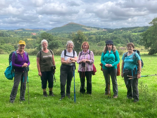 EildonRamblers's tweet photo. 7 Ramblers enjoyed Lorna's 10 mile Melrose circular walk.  We walked along the Tweed to Newstead, stopped for refreshments at the Trimontium viewpoint, then went on to Eildon village, Bowden &amp; finally back over the Saddle to Melrose for Simply Delicious ice cream. Photos by Frank https://t.co/ppdErV0Aix