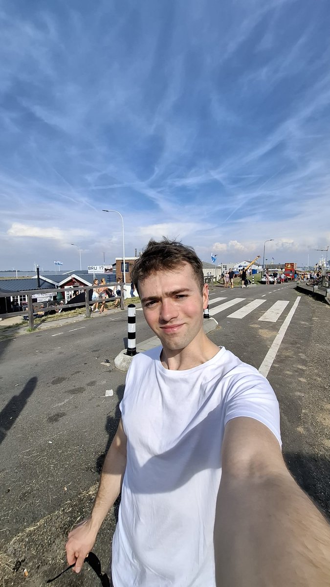 JomirBrands's tweet image. Op de #kermis in Bruinisse