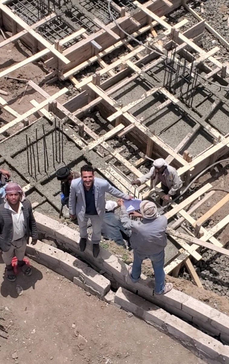 من اعمالنا التصميمية والتنفيذية(فله سكنية)..
فله احدى عملائنا صنعاء(ارتل) 
مهندس  / منير الشامي 
مهندس  / اسعد الجويد
م.معماري / زياد الكهالي
دقة التصميم وجودة التنفيذ...