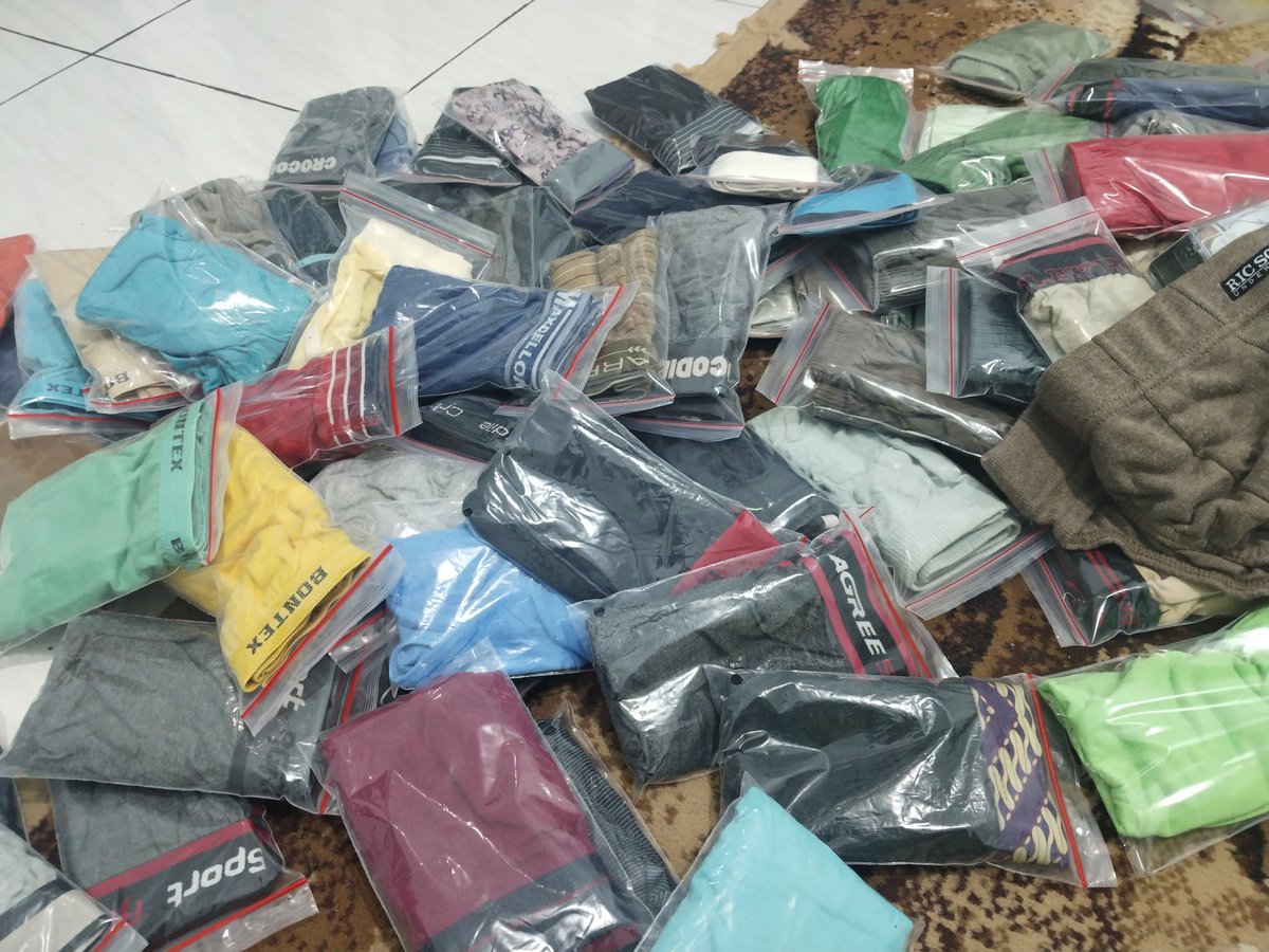 sempakkampung's tweet photo. Udah kebanyakan mau aku jual,minat bisa DM.,bekas masih layak pakai 80%,baru juga ada. campur
#ricsony
#gtman
#crocodille
#arrow
#mundo
#bontex
#aggree
#hushpupy
#leopold
#zbman
#remuro
#mundo
#playboy
#maxdellon https://t.co/BvU8vUPahX