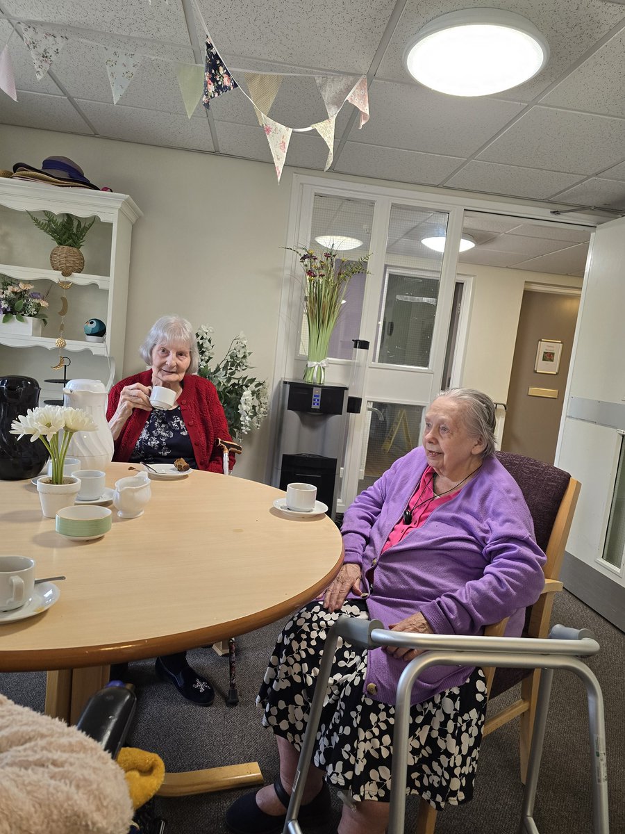 BiltonCourt's tweet photo. Residents enjoyed a lovely coffee morning and making new friends #biltoncourt #coffeemorning https://t.co/7oQekzlfbT