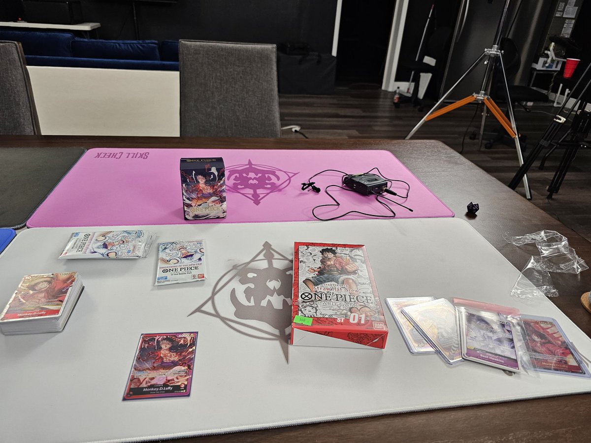 The one piece is real.