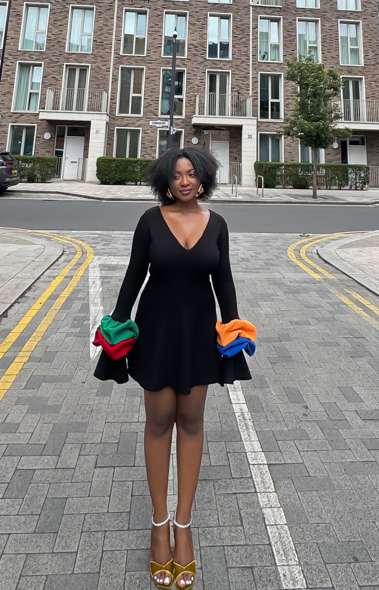 just_oyinda's tweet photo. This dress can be styled in 3 ways and it was designed by me ✨✨ https://t.co/DpObdYFXGe