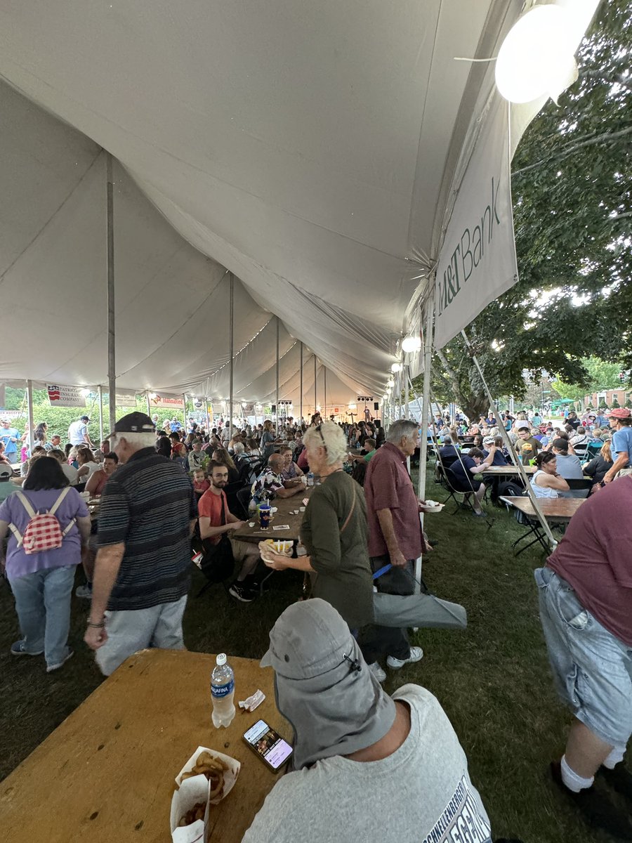 eightballsband's tweet photo. What a great crowd yesterday!! @ClamFestival rocks!!! https://t.co/Lv0JDVpSr5