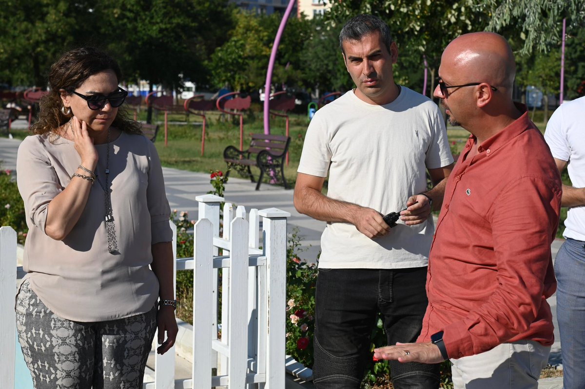 Sizlerle bir arada olmak çalışma azmimize güç kattı. ❤️

Çorlu’da Cumhuriyet Parkımızda vatandaşlarımızla bir araya gelerek talep, öneri ve beklentileri dinledik.
