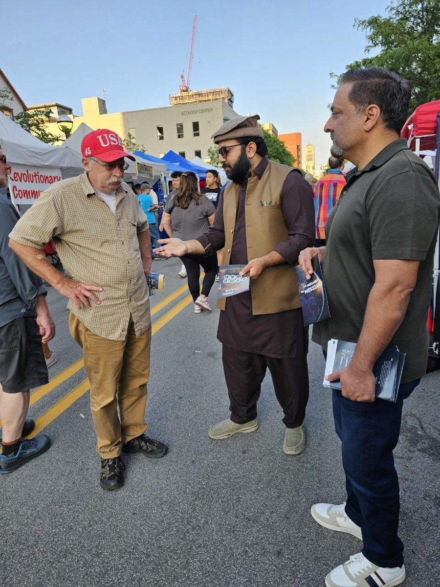 Interfaith dialogue is how we can promote tolerance for other faiths and beliefs. This how we achieve peace both locally and globally. 

#StopWW3
#VoicesForPeace