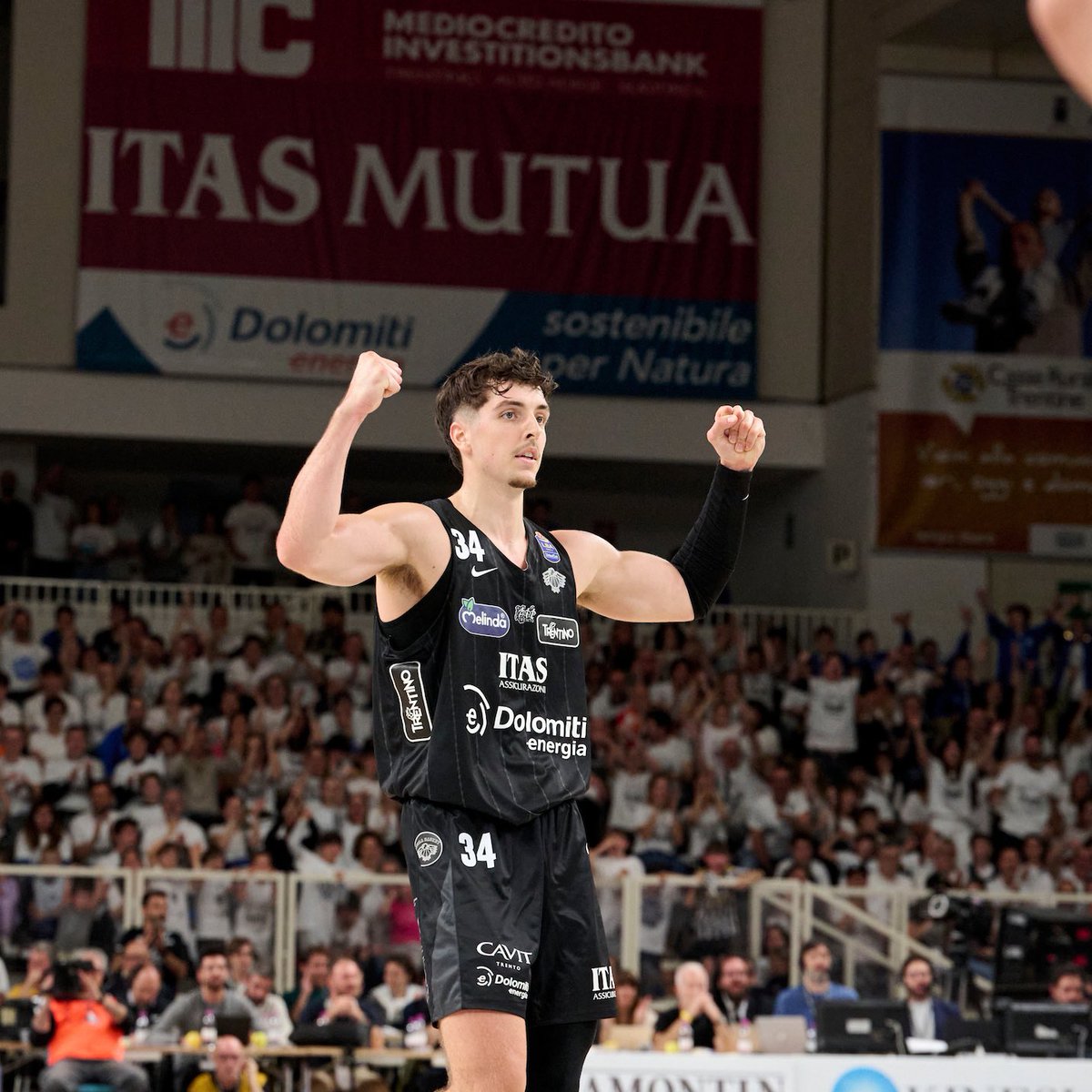 AquilaBasketTN's tweet photo. Daulton Hommes leaves Dolomiti Energia Trentino.

The club wishes him the best for the rest of his career!

#WeDieHard https://t.co/4tce6wgaWE