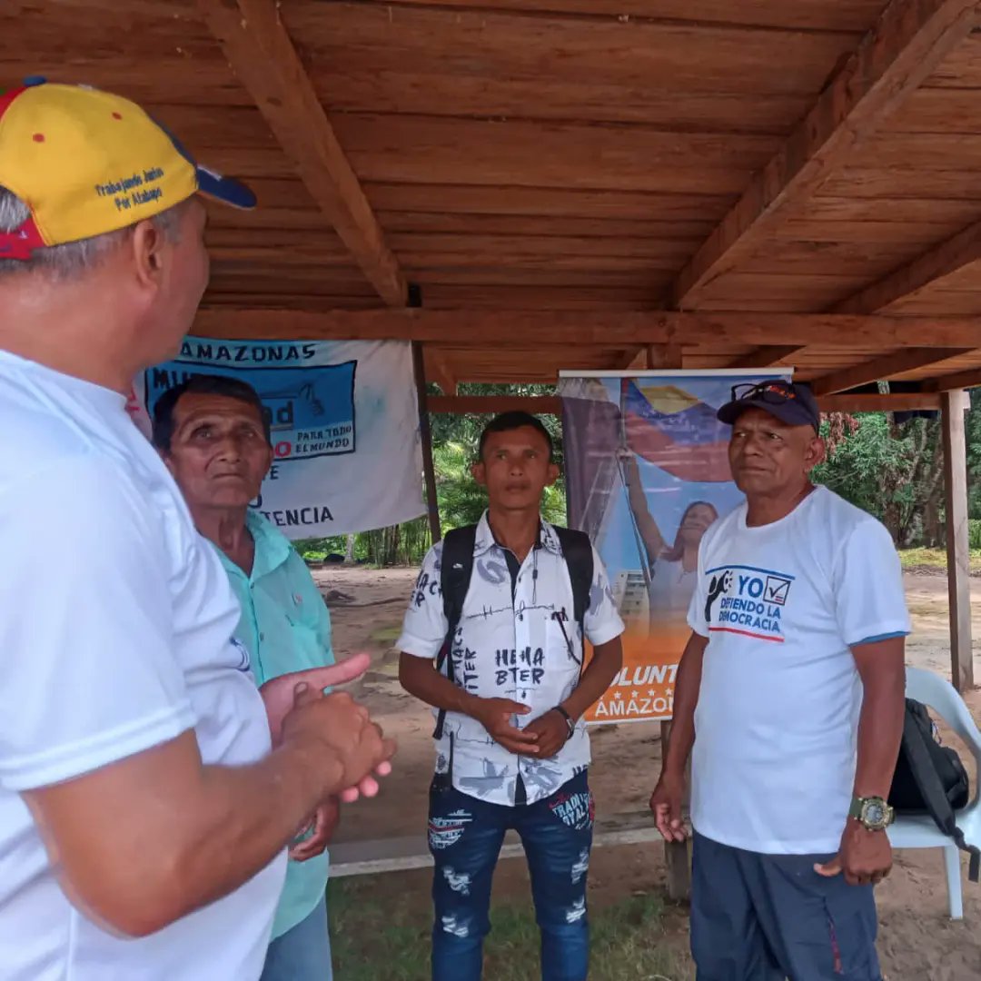 Los #ADecosEnResistencia seguimos recorriendo las comunidades del municipio #Atabapo, en esta oportunidad visitamos en #Unidad la comunidad Carrisal de la parroquia Yapacana, llevando el mensaje se cambio positivo que representa <a href="/EdmundoGU/">Edmundo González</a>

Si se puede lograr un cambio, #ADelante