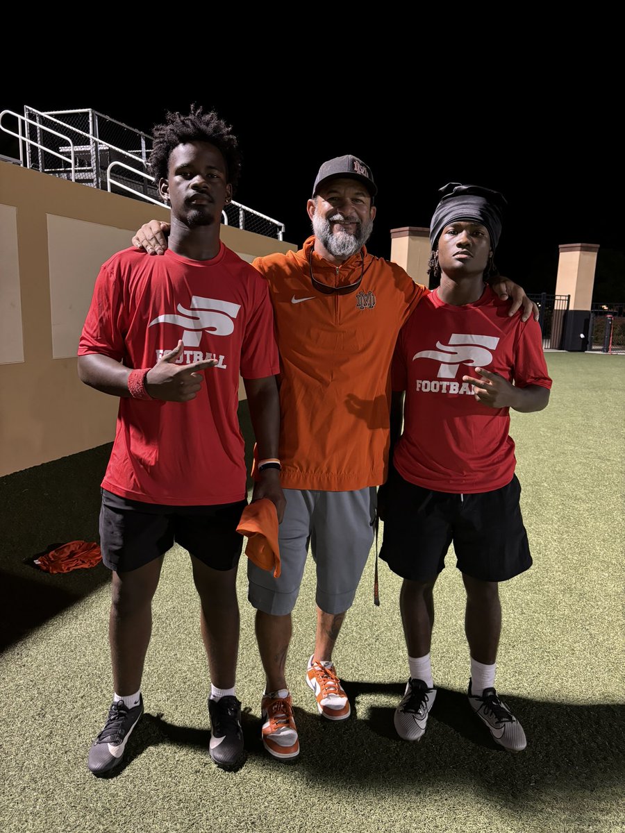 aj_staples7's tweet photo. Great night at @SEUFireFootball Camp 

Grateful for the opportunity to go out showcase myself and 
compete ! @CoachJones05 @coachcanales @coachkstrong @Coach_Waugh @coachkhalilp @CoachHenry15 | @MDCanes19 @hutch_coach @BankrollMarkham https://t.co/QgWFLuzYjn
