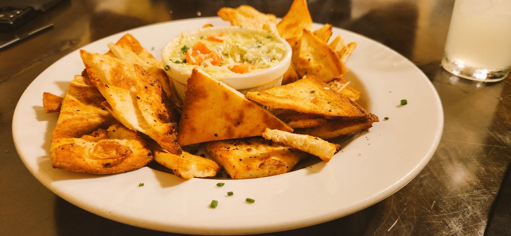 AustSwin98's tweet image. Went to DeLucca's last night for a date. The food was wonderful.