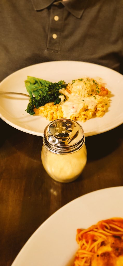 AustSwin98's tweet image. Went to DeLucca's last night for a date. The food was wonderful.