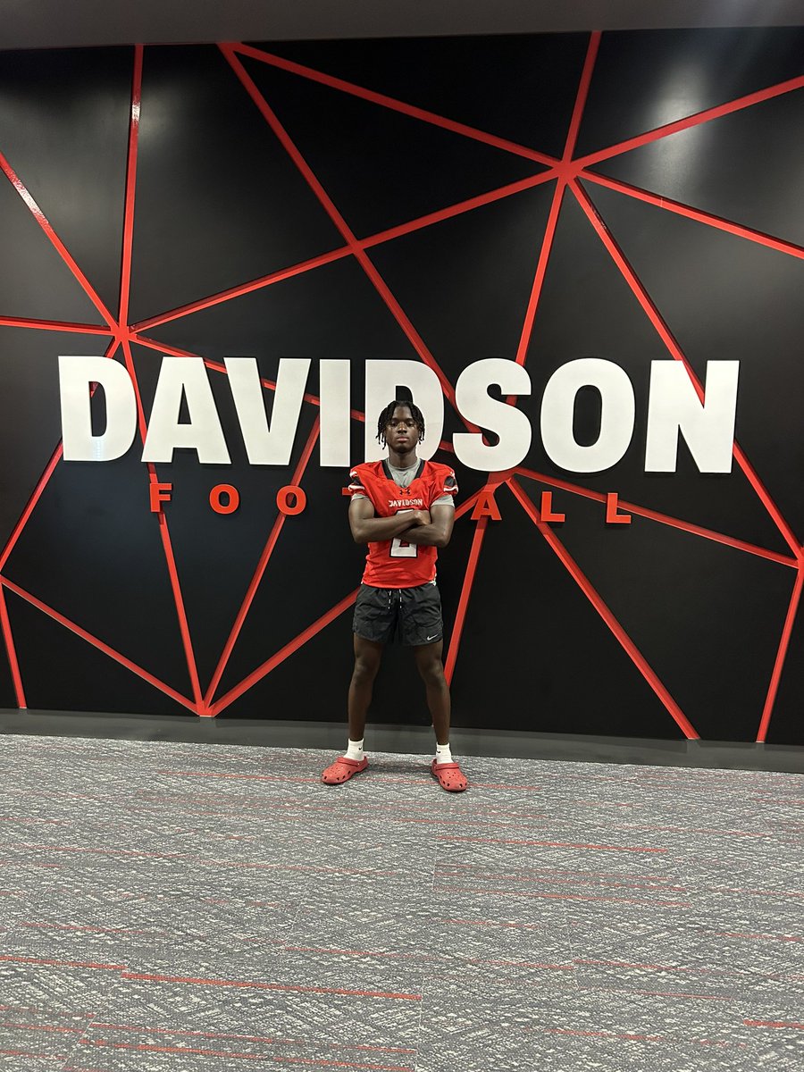 Terrance_Stall's tweet photo. Had a great time visiting @DavidsonFB yesterday and I also had the opportunity to get some reps at camp and to be coached by great coaches as well. Thank you @_CoachMunch and @Scott_AbellFB for the great visit, I'm excited to come back!
@HolloMan21 @mr_coach_king @CoachKing76 https://t.co/x4FCCZhZBK