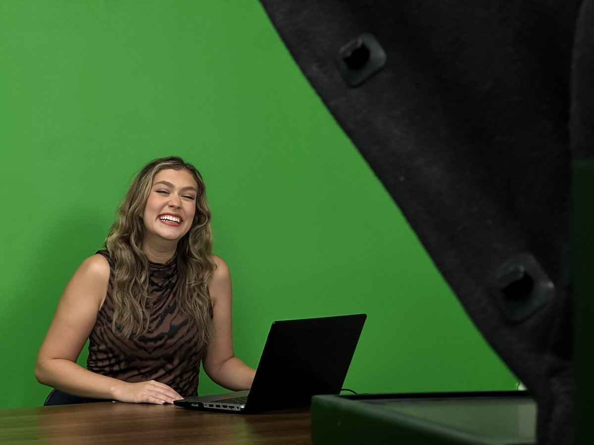 emmaparkhouseTV's tweet photo. CAREER UPDATE 🚨

My time at ABC15 is coming to an end. The past 3 years have been an incredible journey &amp; I couldn’t be more thankful for everything the beach brought me. 

My last day on air is Saturday July 27th — I hope you’ll join me then for one last morning Carolinas 💛 https://t.co/icor944nFY