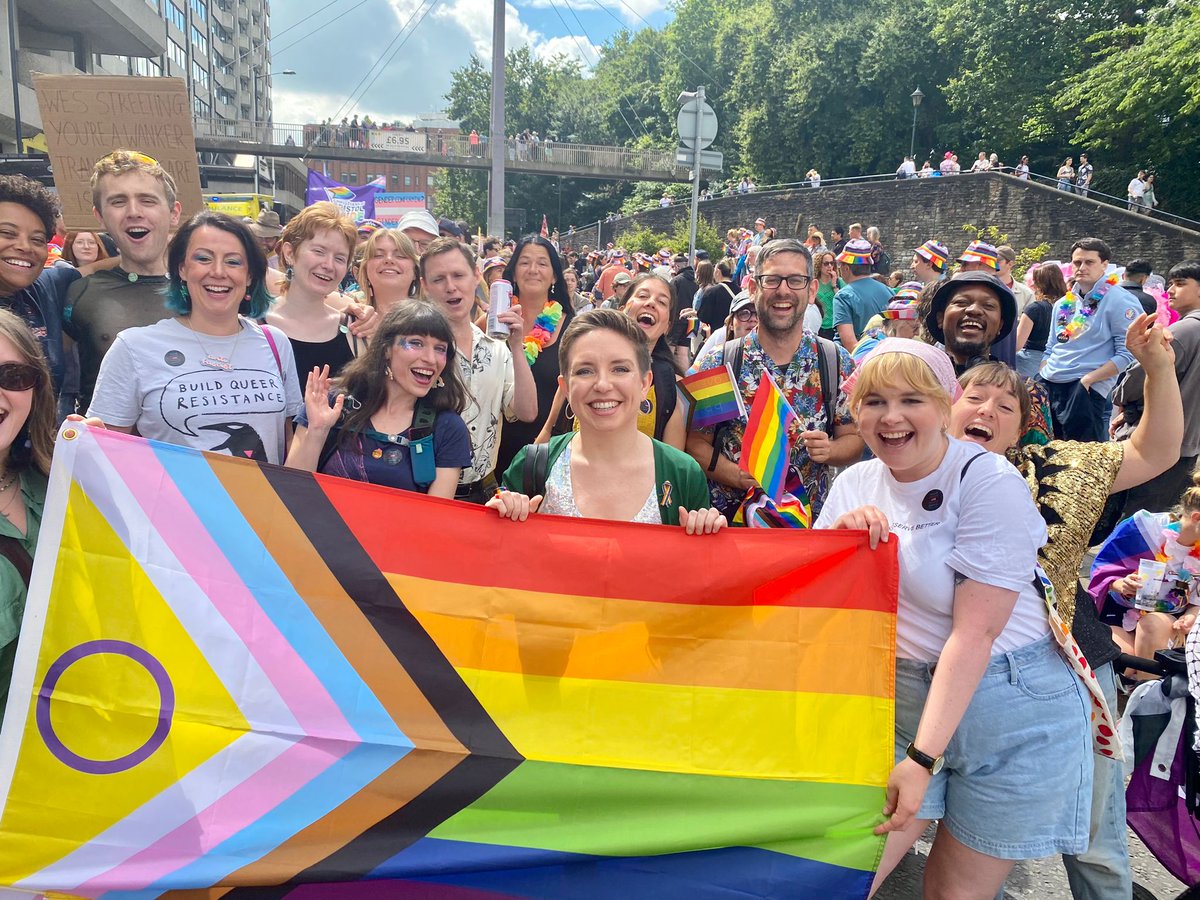 .<a href="/BristolPride/">Bristol Pride</a> last weekend was a blast!

I’ve been going for over 10 years. I used to organise the @BristolGreen presence at it. So returning last Sat as a proud queer Bristolian AND the city’s first openly bisexual MP was a huge moment 🩷💜💙

Thank you for all the support 🏳️‍🌈🏳️‍⚧️