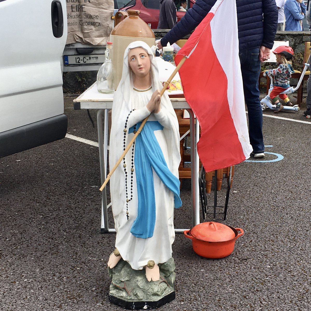 Yesterday at Bantry Market.😇

#Bantry #WestCork #Cork #AllIrelandHurlingFinal #hurling #ilovebantry