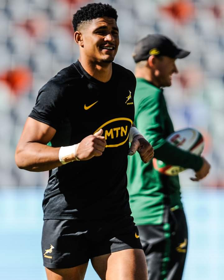 Themba_kaebis's tweet photo. Put your feet firmly on the ground Sasha Mngomezulu, you are going places. Don't let our praises get to your head, I hope your coach (John Dobson) is watching and from now he will give you game time at your club. #Springboks #RSAvPOR #CastleIncomingTest https://t.co/q4UntY9Pr7