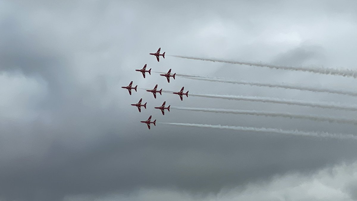 ChrisJackson19's tweet photo. Amazing day @airtattoo! The @rafredarrows were definitely a highlight and absolutely smashed their display! Sensational performance!!! https://t.co/Fyurmrks2B