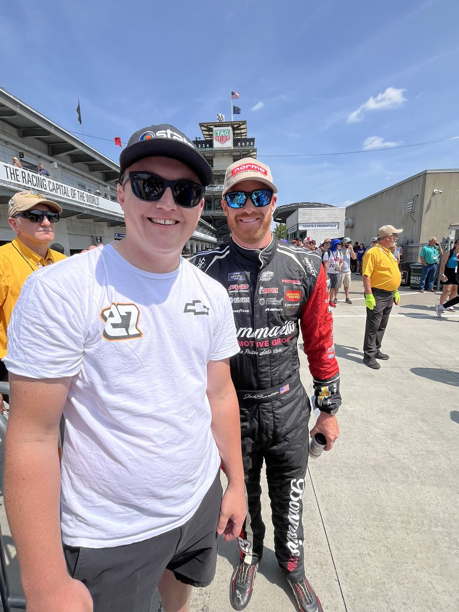 chris_siebold22's tweet photo. Good luck today @JebBurtonRacing 
Thanks for stopping for a quick pic! https://t.co/snzfVeIgOZ