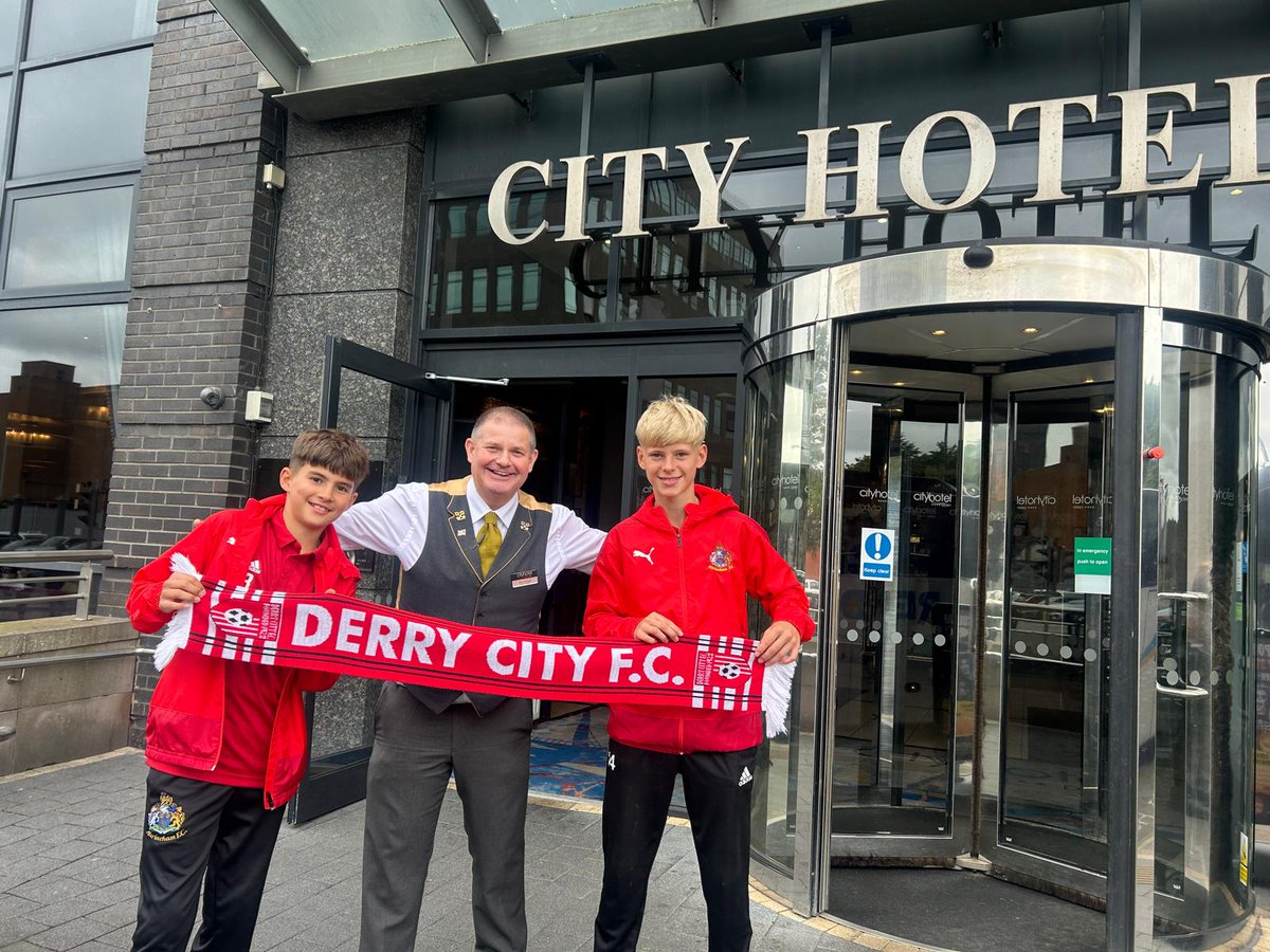 Safe home to Altrincham Development FC , U12 &amp; U14

Great bunch of lads who really enjoyed the Foyle Cup ⚽⚽

No trophies but I couldn't let them go home empty handed 

See you all next year in ♥️ DERRY ♥️