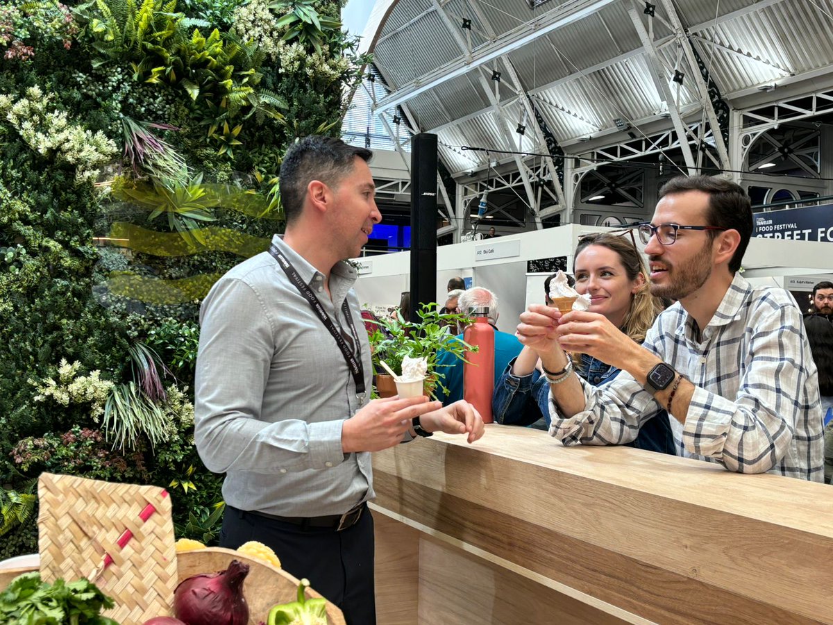 EPMQuitoTurismo's tweet photo. 🍦#TuHistoriaComienzaEnQuito | Llevamos las tradicionales empanadas de morocho, espumilla, pristiños y canelazo a Londres, en el marco del National Geographic Traveller Food Festival 2024, donde presentaremos la oferta turística de Quito con la gastronomía como un factor esencial del destino.

Con turismo, #QuitoRenace ☘️